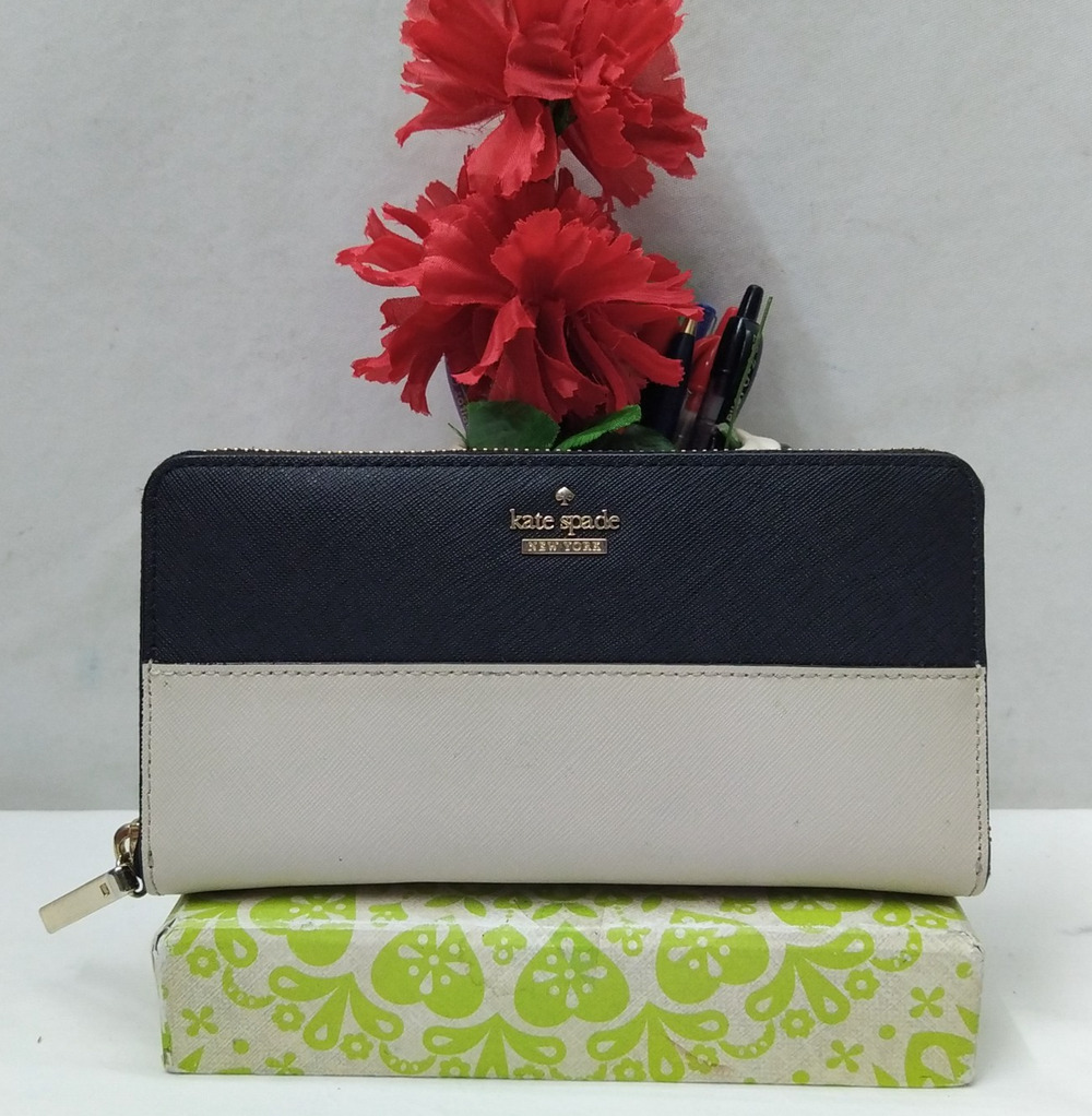 Kate Spade New York Black White Leather Zip Around Credit Wallet